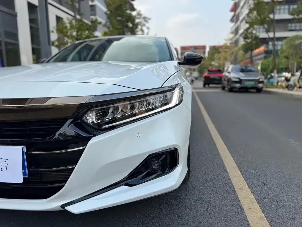 Honda Accord — фото 4