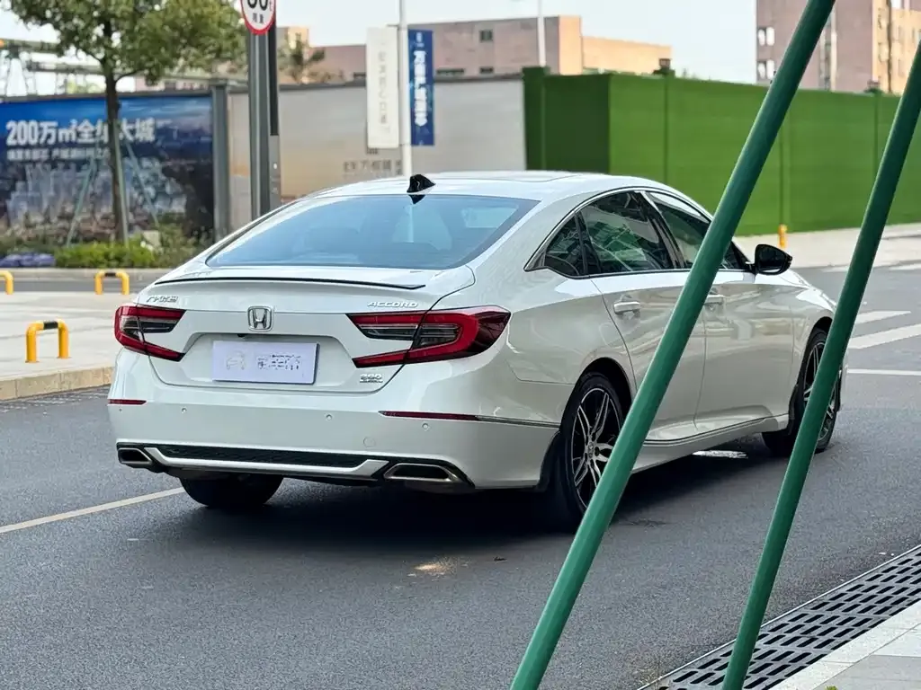 Honda Accord — фото 7