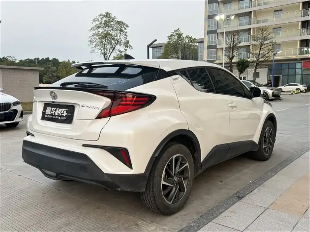 Toyota C-HR — фото 4