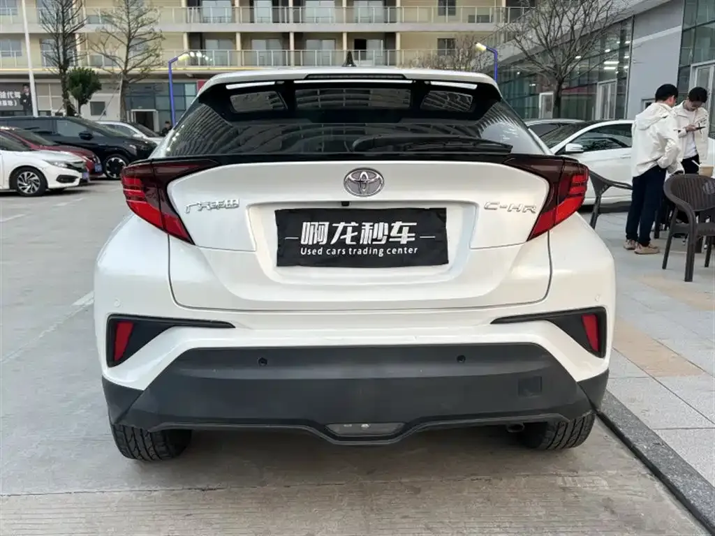 Toyota C-HR — фото 10