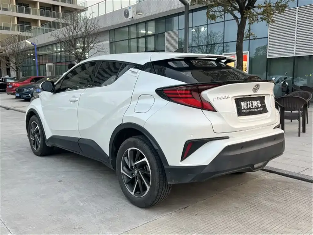 Toyota C-HR — фото 7