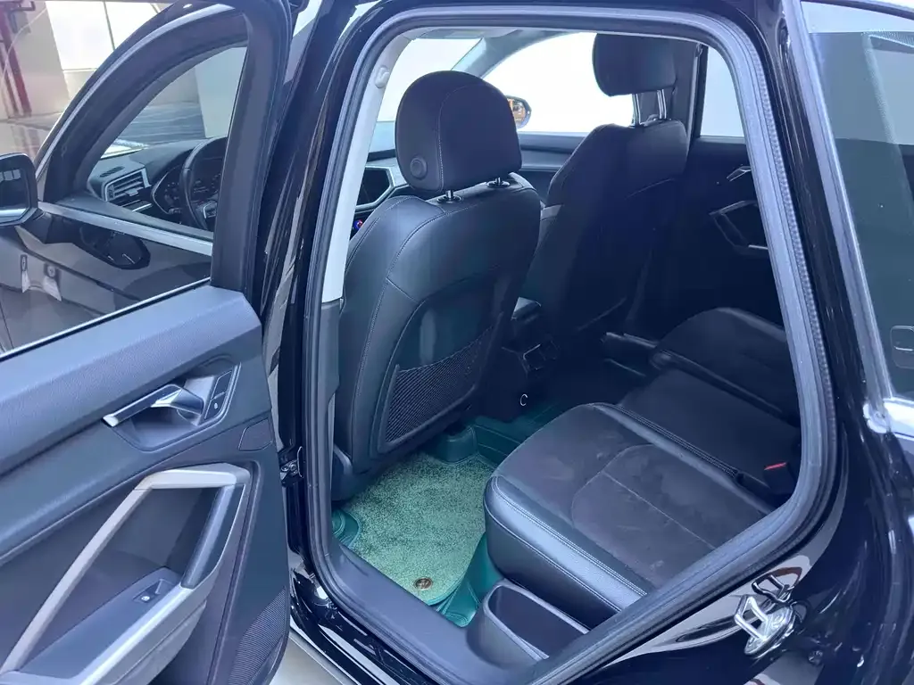 Audi Q3 2021 из CN, фото 10
