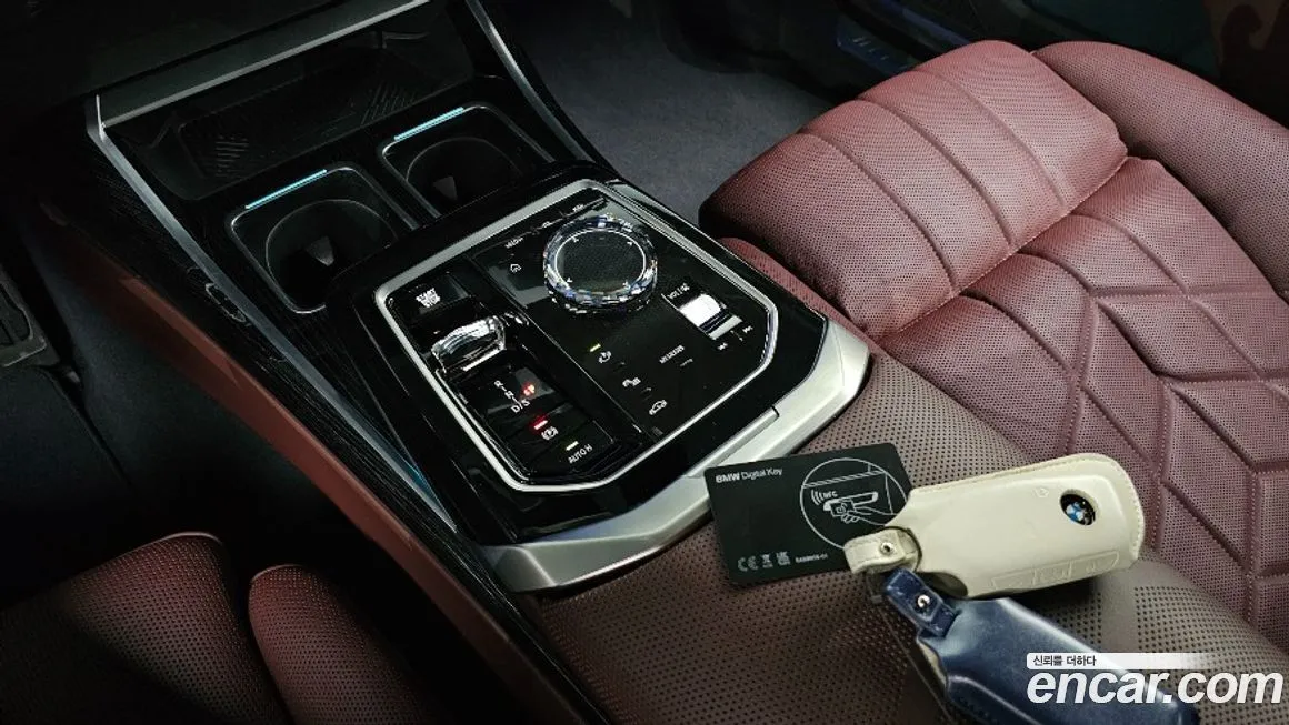 BMW 7-Series — фото 10