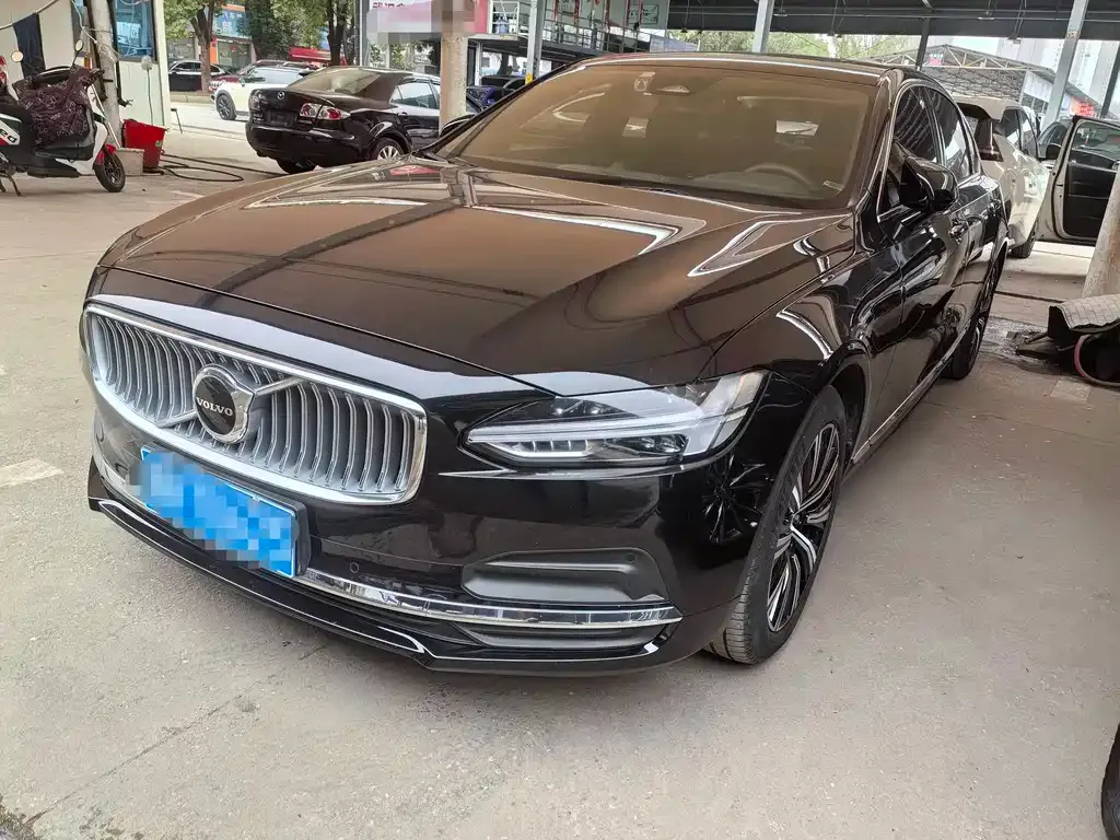 Volvo S90 — фото 1