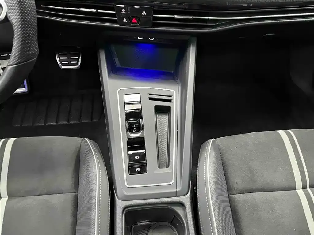 Volkswagen Golf 2022 из CN, фото 5