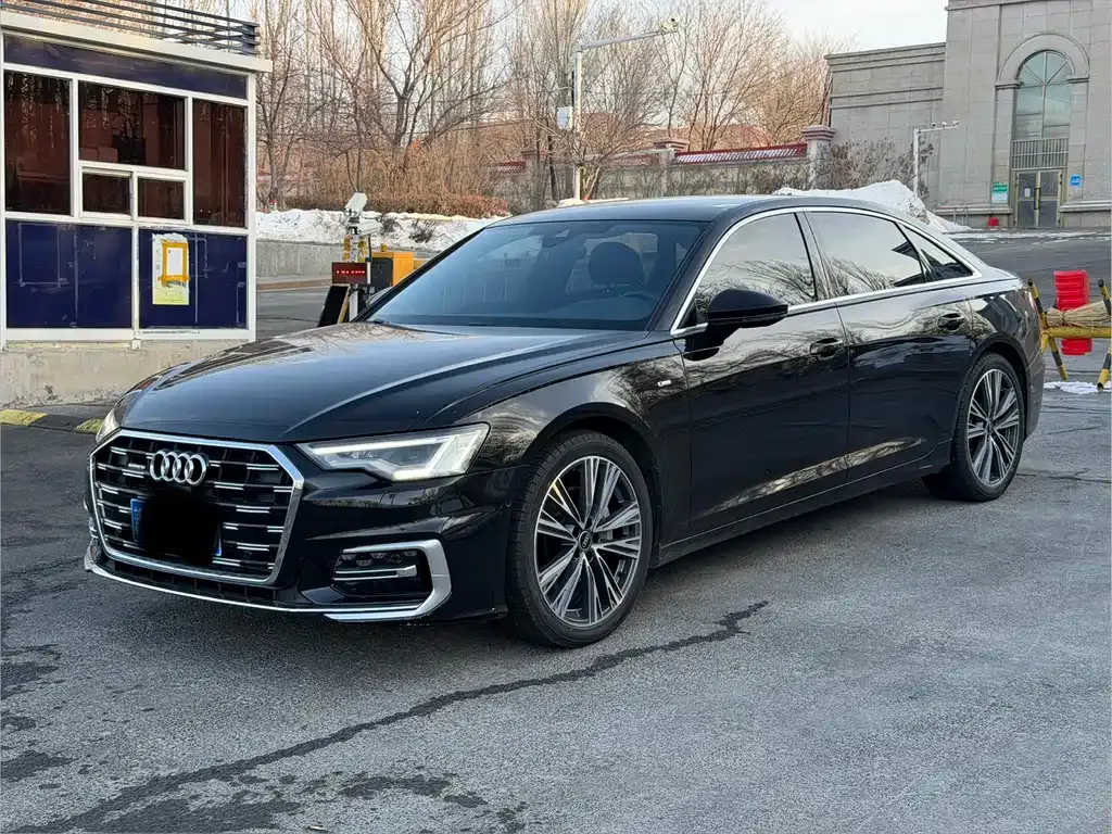Audi A6L — фото 1