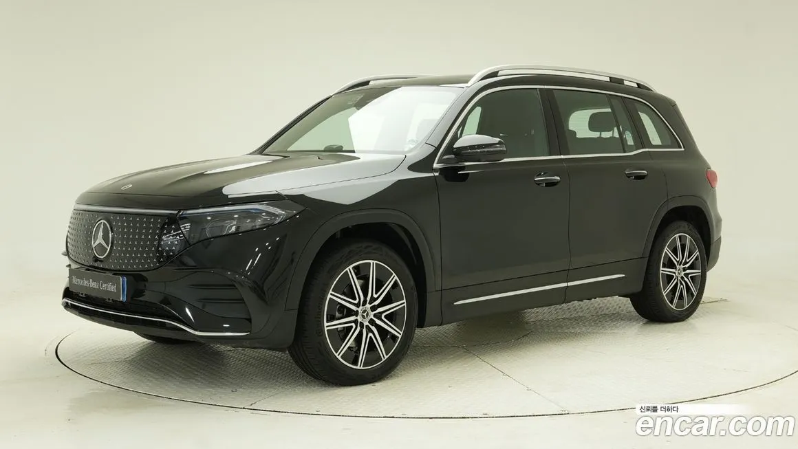Mercedes-Benz EQB — фото 1