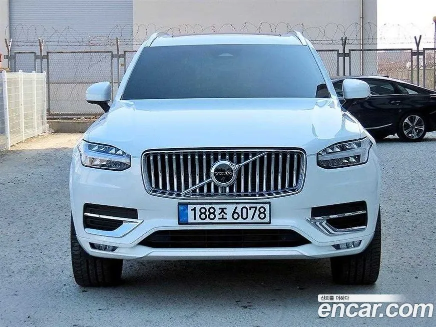Volvo XC90 — фото 1