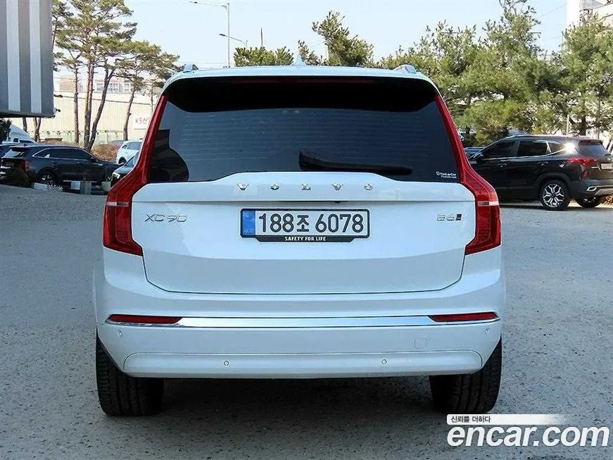 Volvo XC90 — фото 10