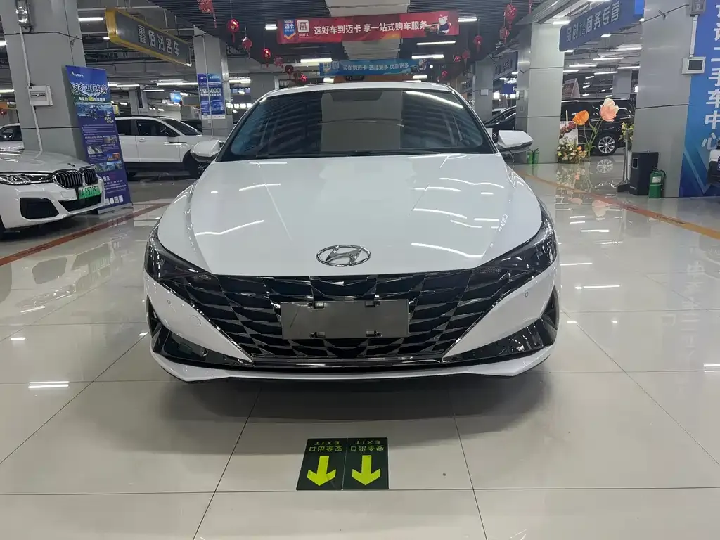 Hyundai Elantra — фото 7