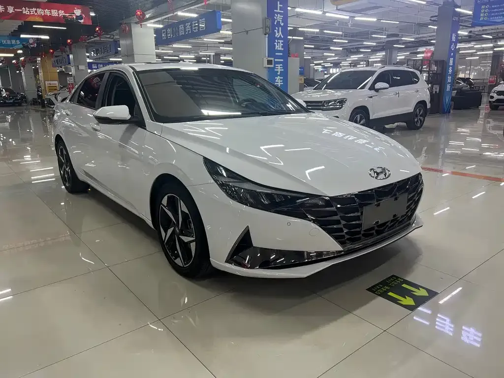 Hyundai Elantra — фото 4