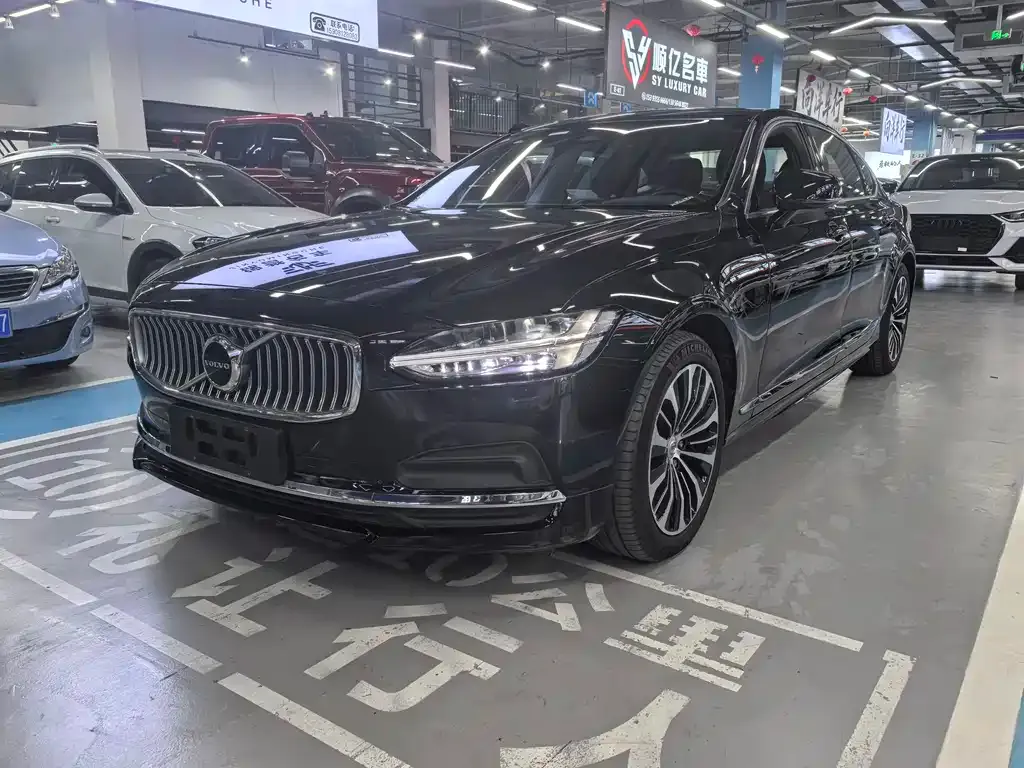 Volvo S90 — фото 1