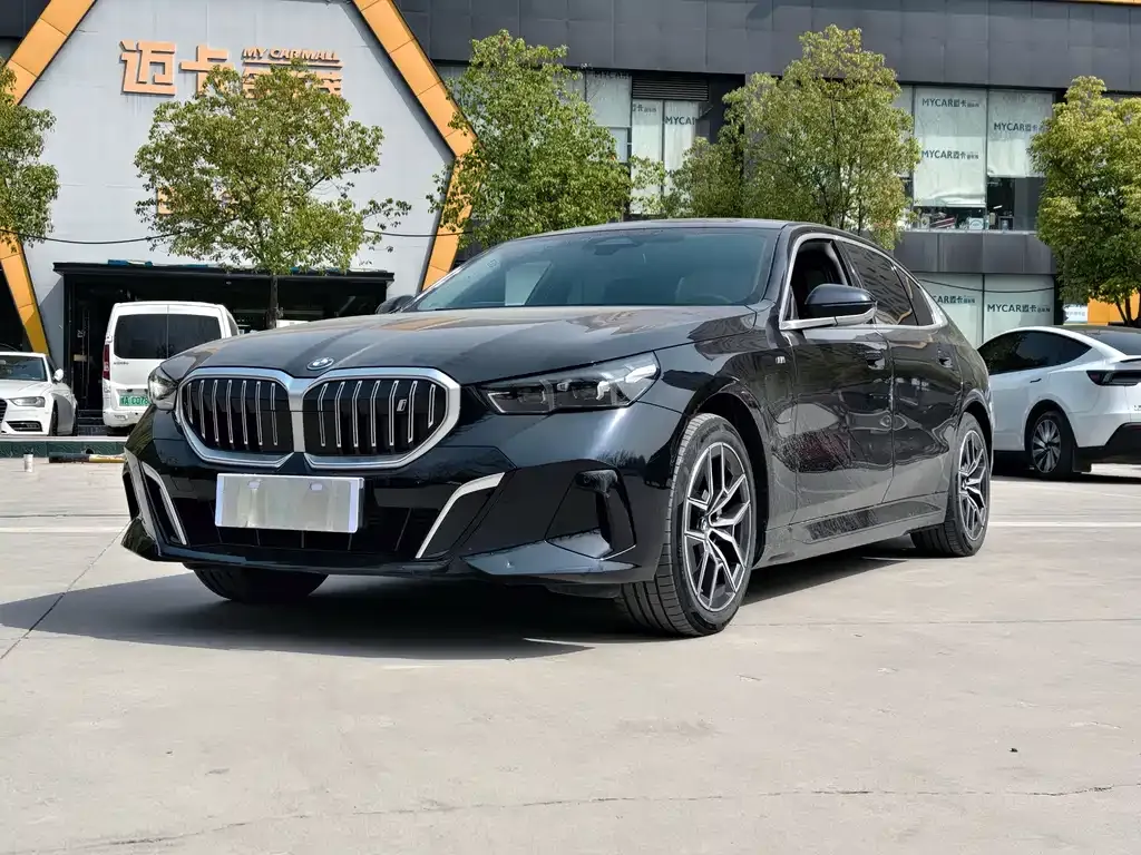 BMW i5 — фото 1