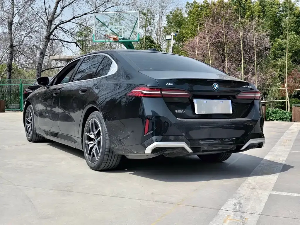 BMW i5 — фото 6