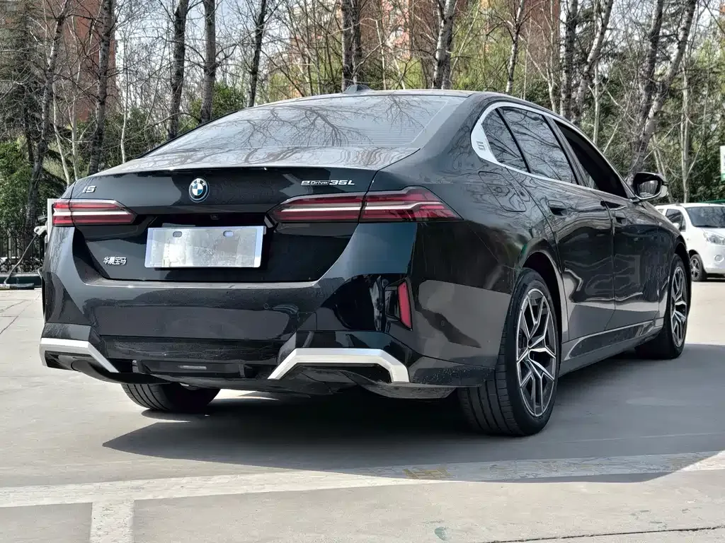 BMW i5 — фото 4
