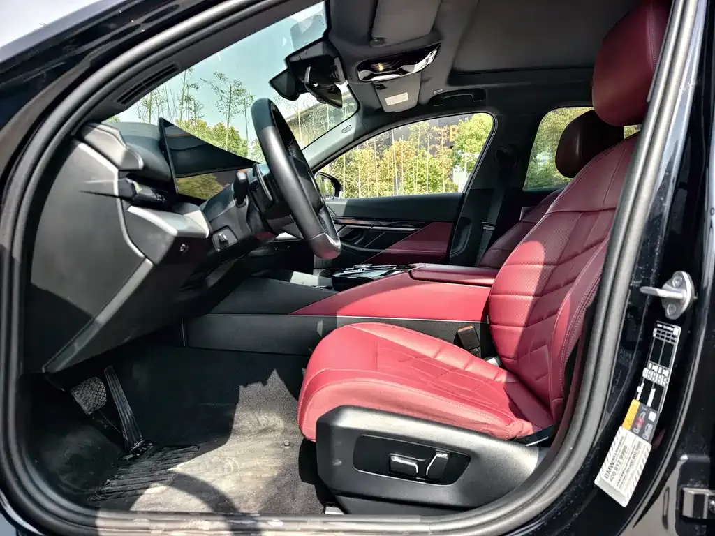 BMW i5 — фото 5