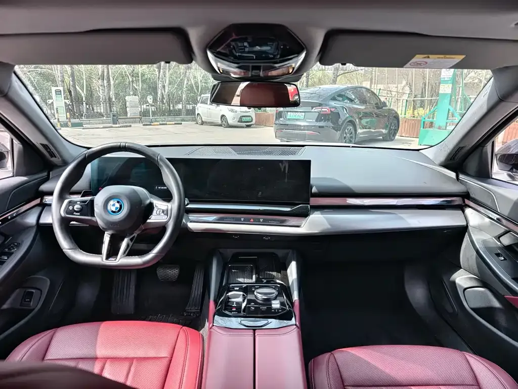 BMW i5 — фото 10