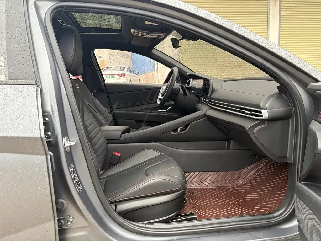 Hyundai Elantra 2022 из CN, фото 4