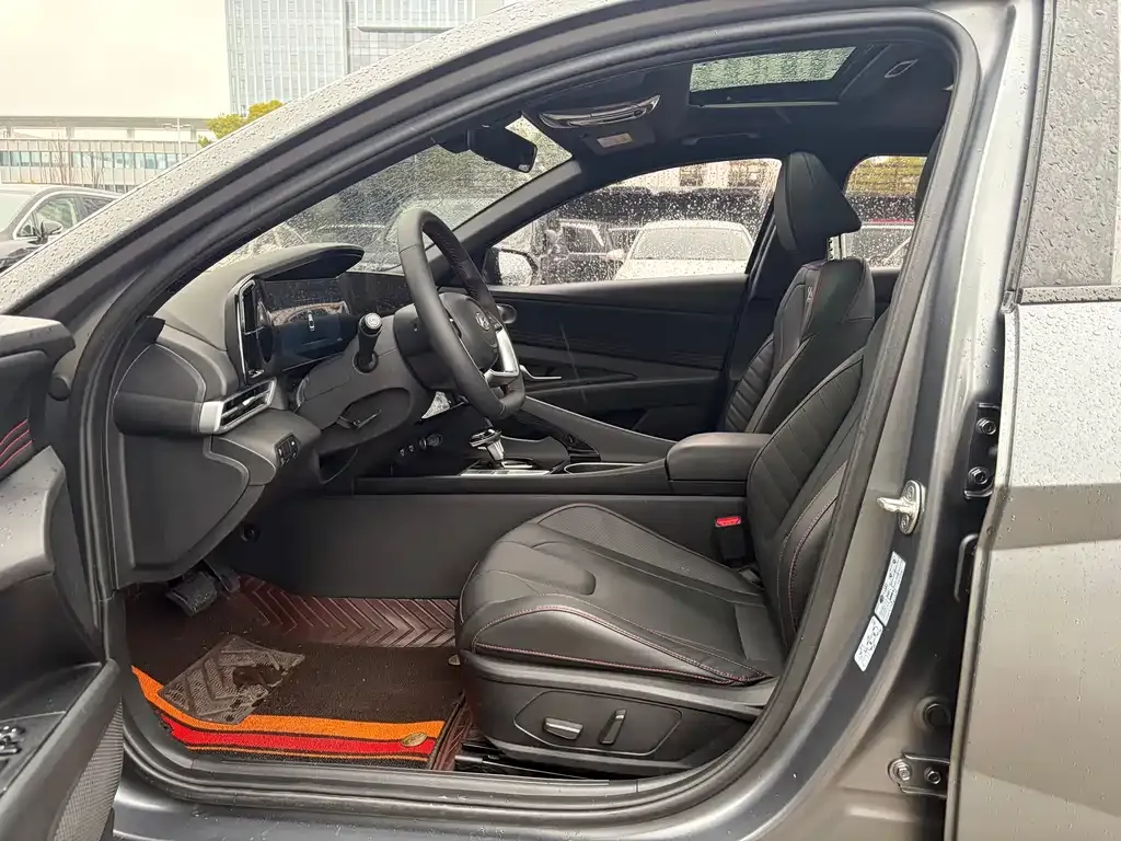 Hyundai Elantra 2022 из CN, фото 10