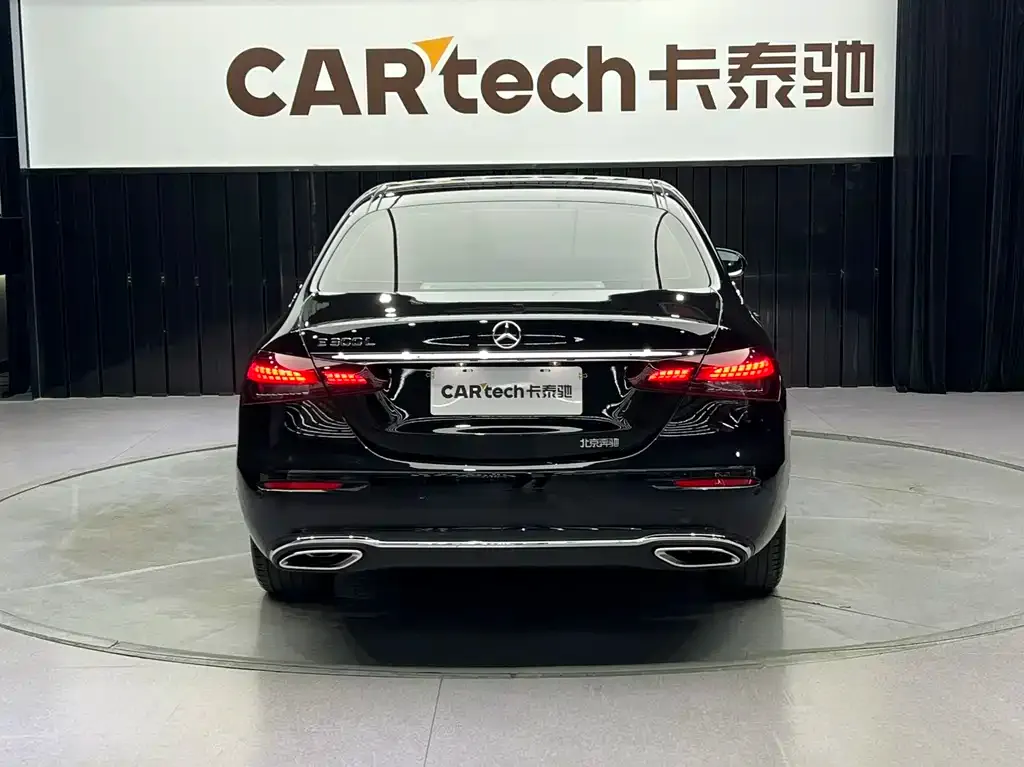 Mercedes-Benz E-Class — фото 3