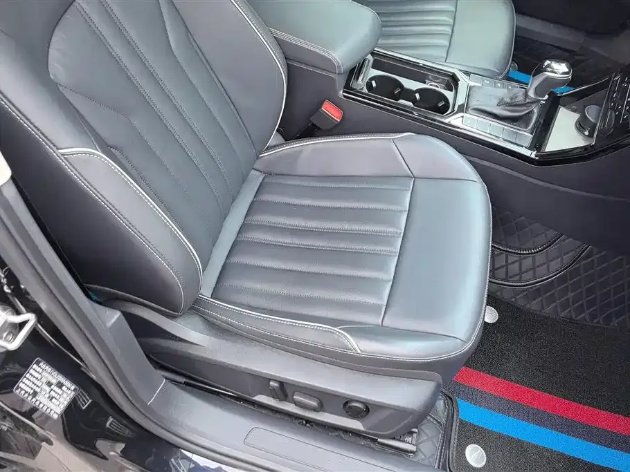 Volkswagen Passat 2023 из CN, фото 5