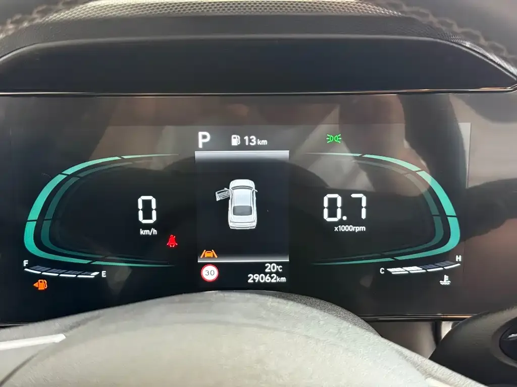Hyundai Elantra 2023 из CN, фото 2