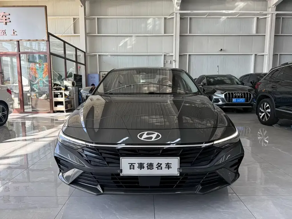 Hyundai Elantra 2023 из CN, фото 7