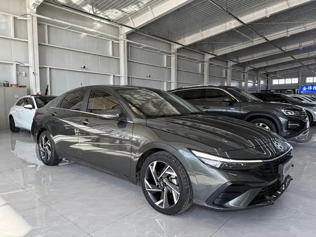 Hyundai Elantra 2023 из CN, фото 4