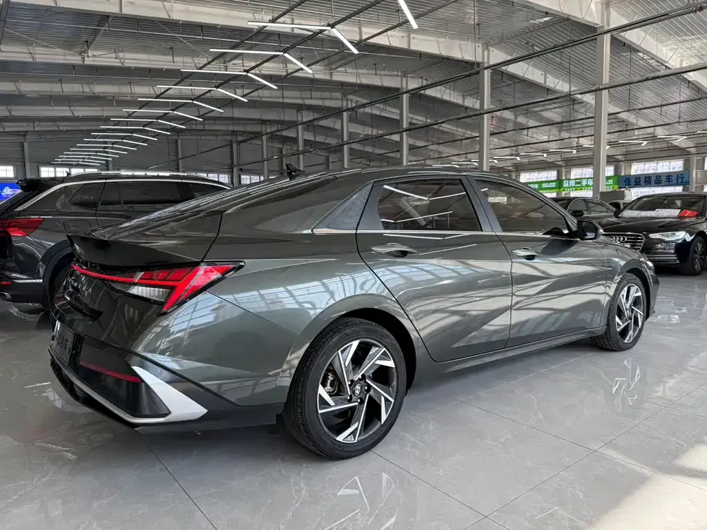 Hyundai Elantra 2023 из CN, фото 9