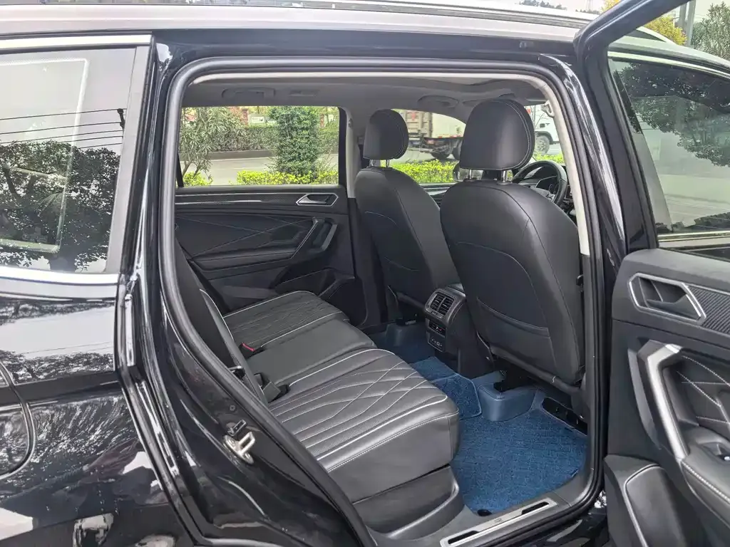 Volkswagen Tiguan L 2021 из CN, фото 3