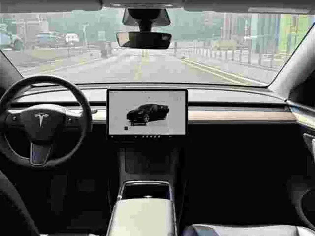 Tesla Model Y — фото 3