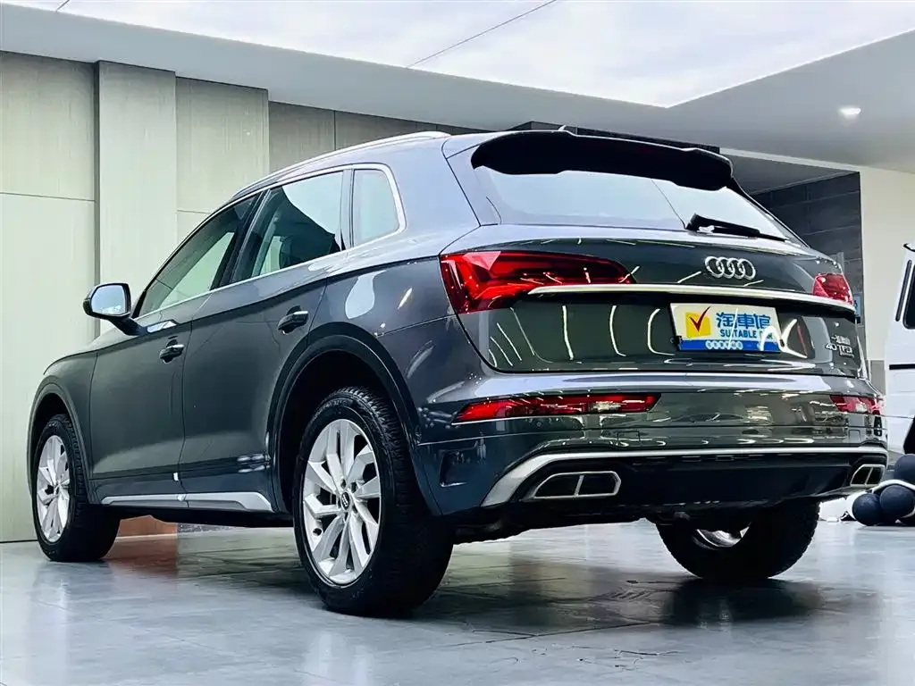 Audi Q5L — фото 6