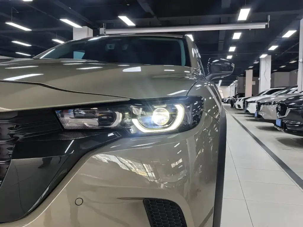 Mazda CX-50 2023 из CN, фото 10