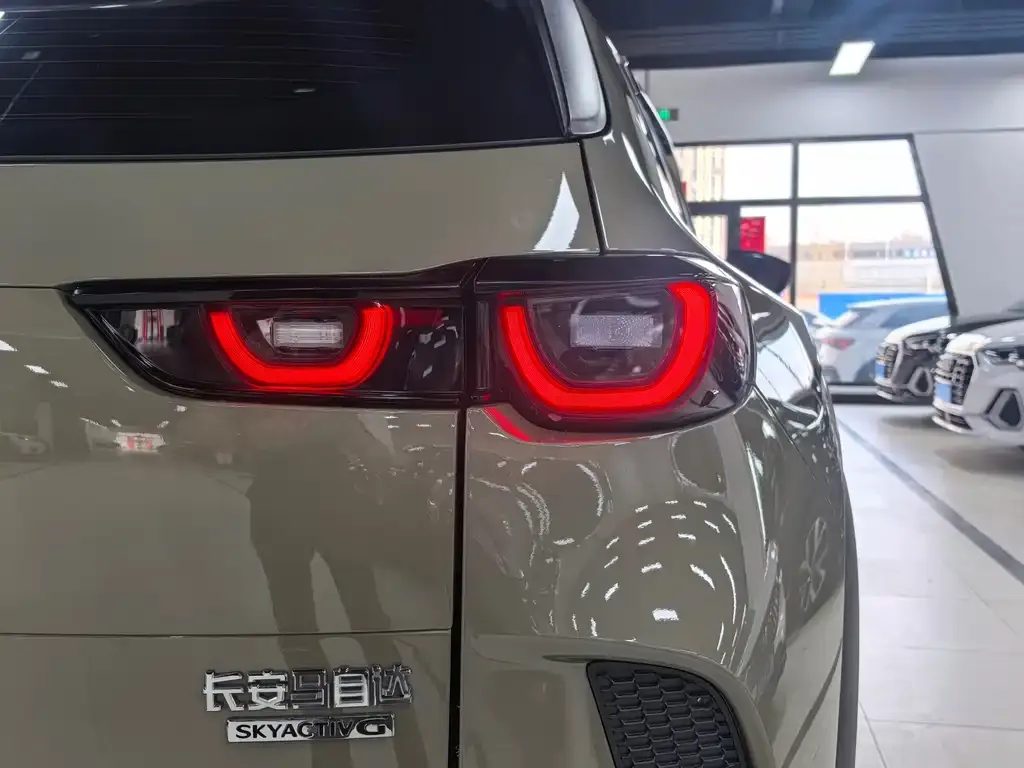Mazda CX-50 2023 из CN, фото 2