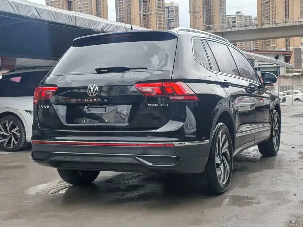 Volkswagen Tiguan L — фото 4
