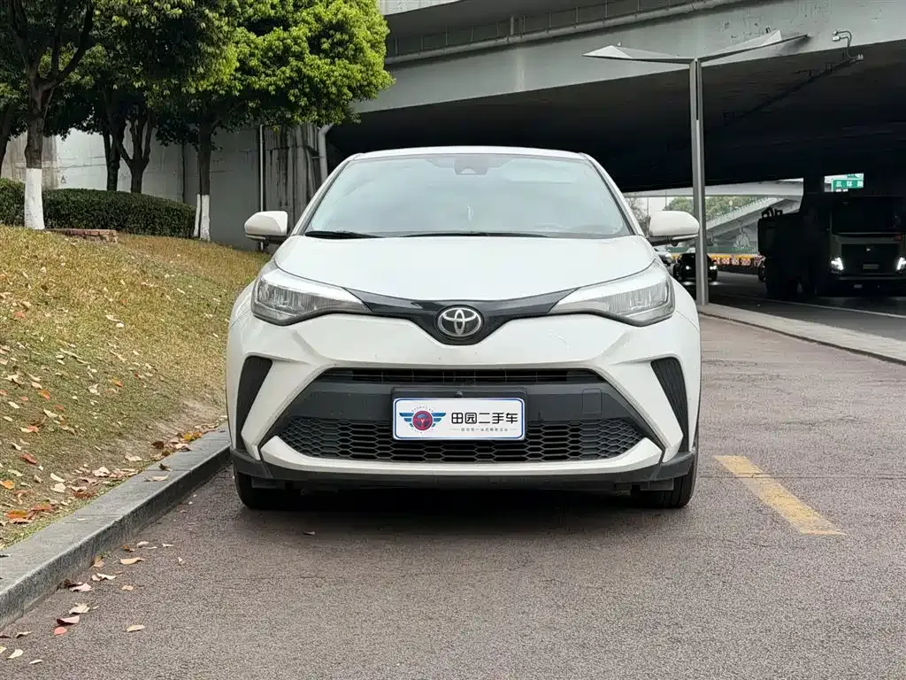 Toyota C-HR — фото 2
