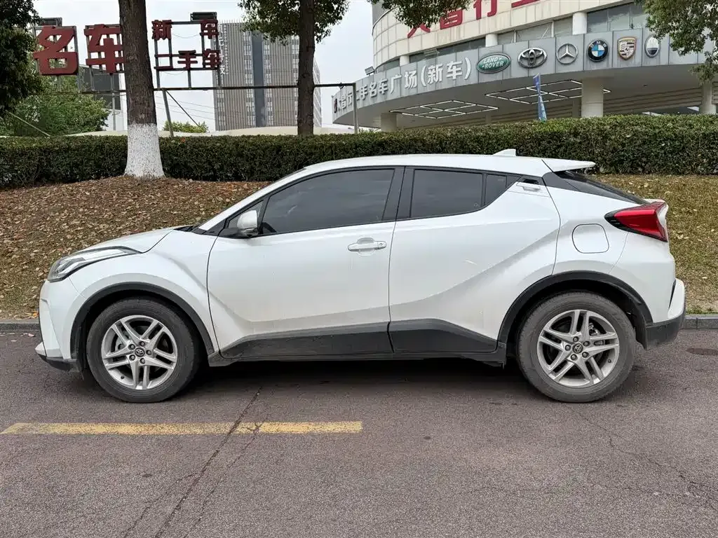 Toyota C-HR — фото 5