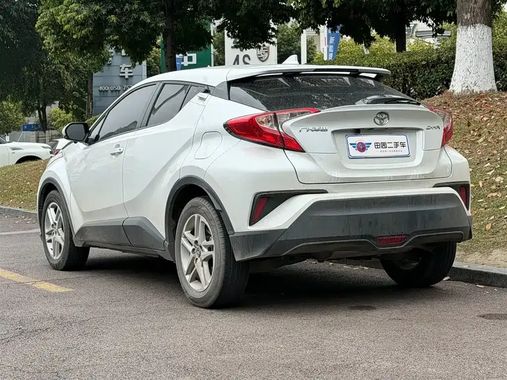 Toyota C-HR — фото 6