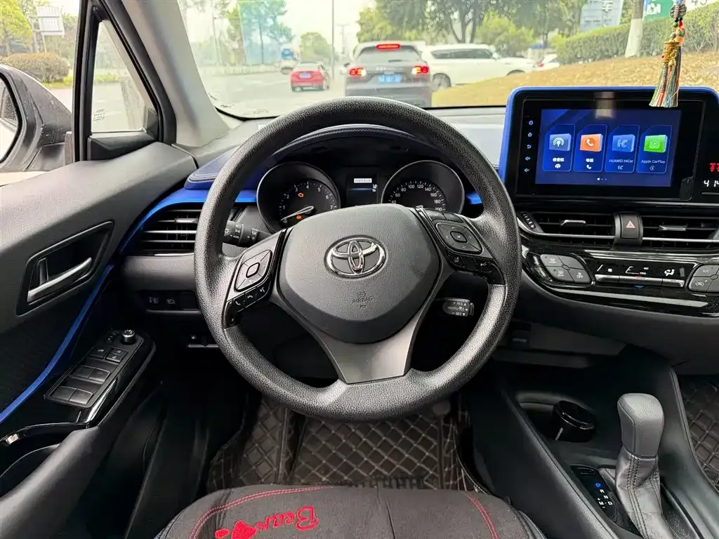 Toyota C-HR — фото 7