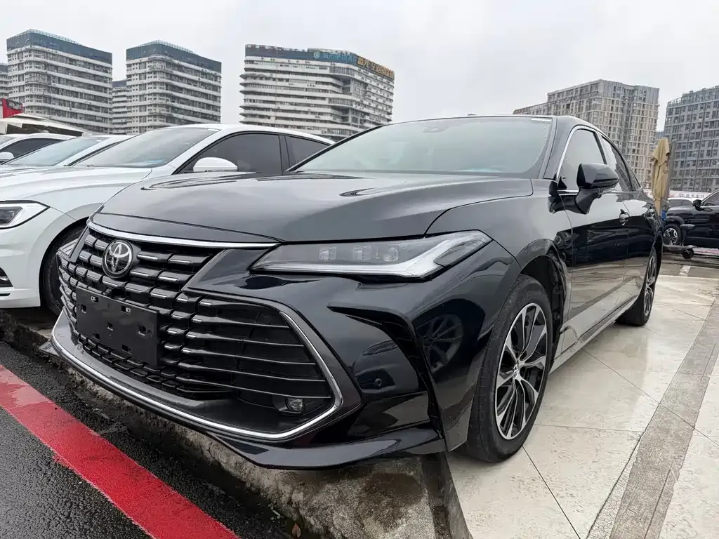 Toyota Avalon — фото 1