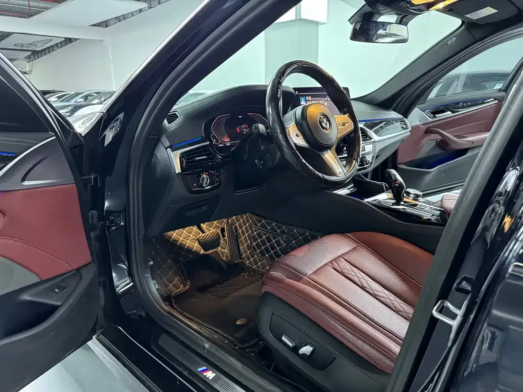 BMW 5 Series 2023 из CN, фото 3