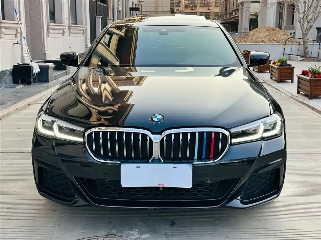 BMW 5 Series — фото 10