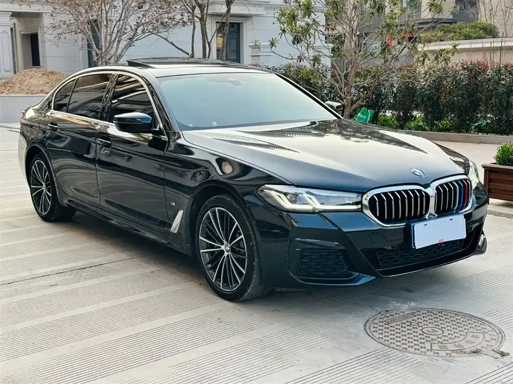 BMW 5 Series — фото 9