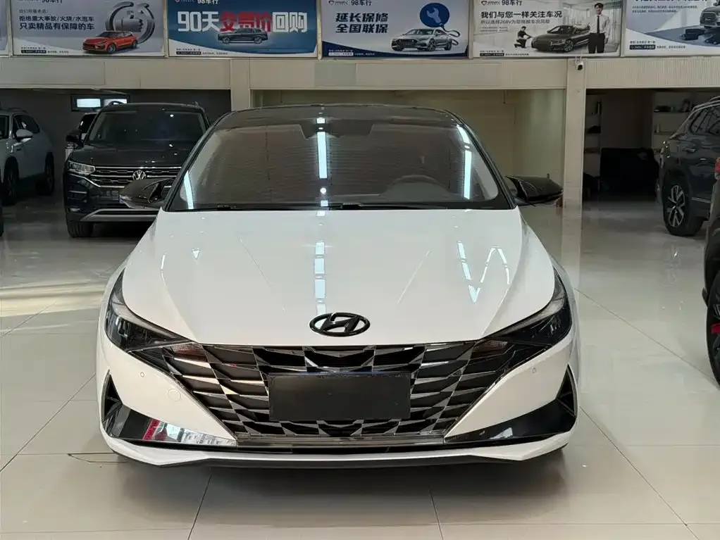 Hyundai Elantra — фото 6