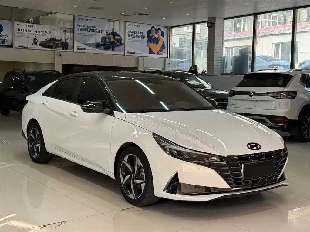 Hyundai Elantra — фото 5