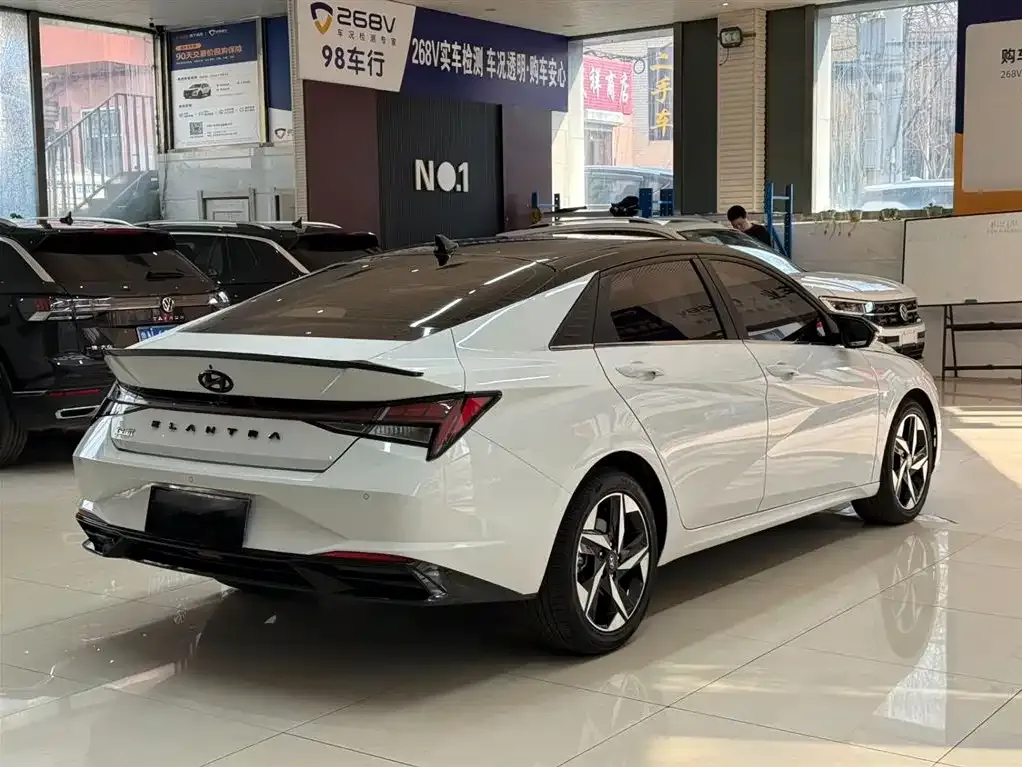 Hyundai Elantra — фото 9