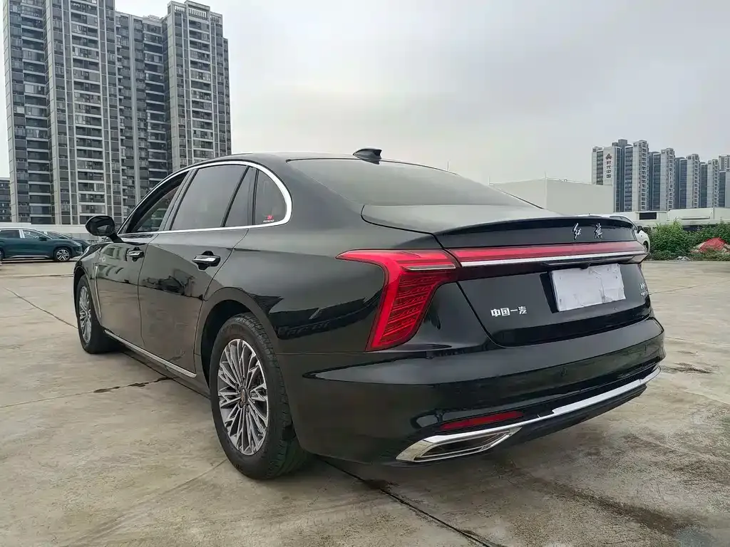 Hongqi H5 — фото 8