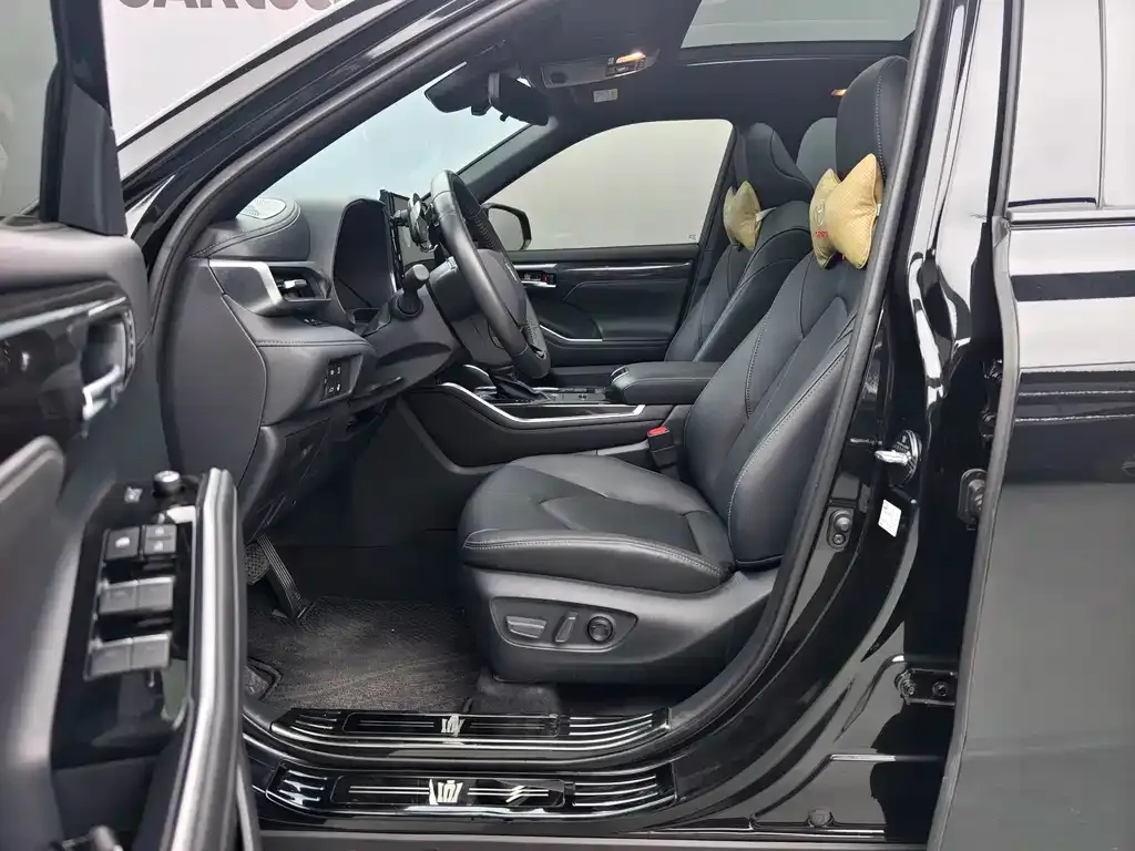 Toyota Crown Kluger 2024 из CN, фото 6