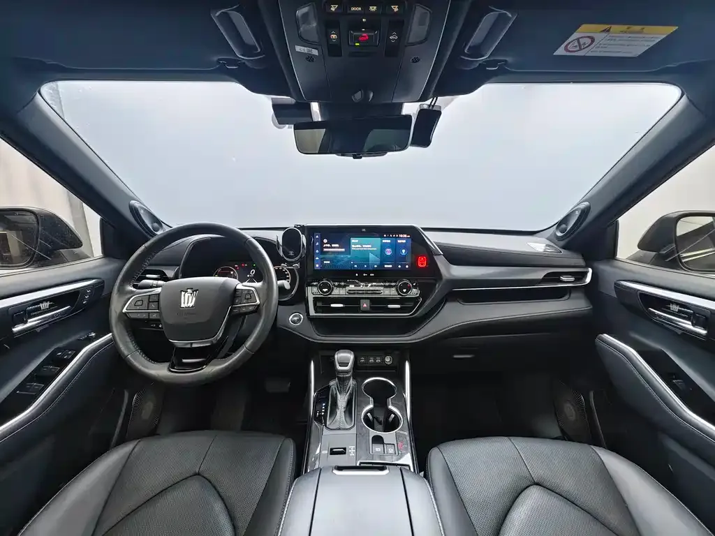 Toyota Crown Kluger 2024 из CN, фото 7