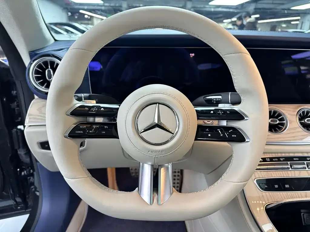 Mercedes-Benz E-Class (Import) — фото 4